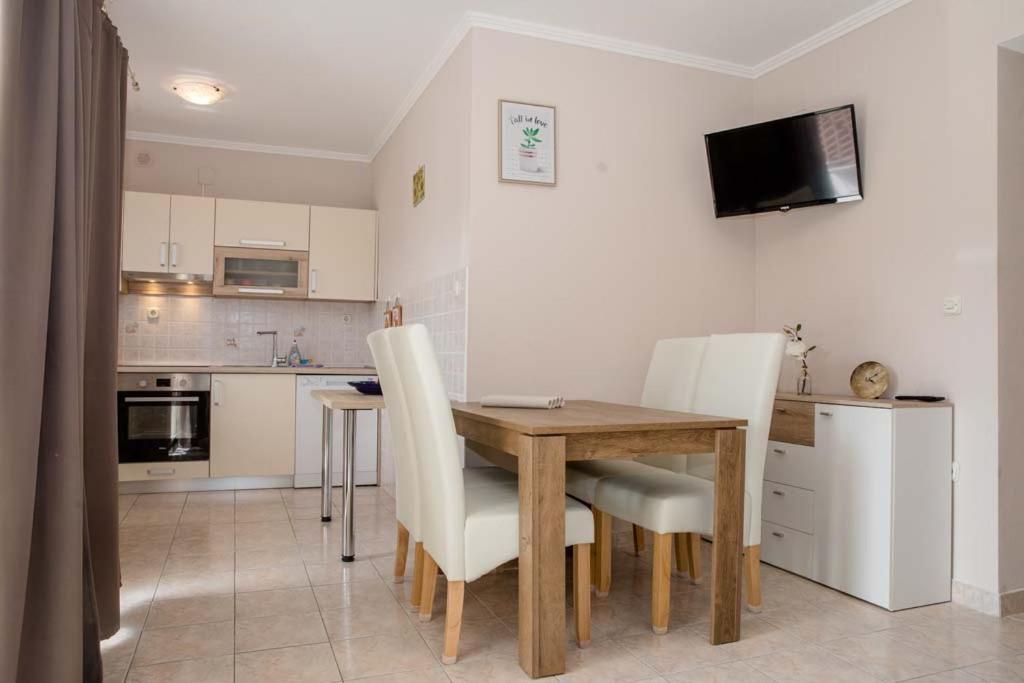 Apartmani Ana & Milo Лопар Экстерьер фото