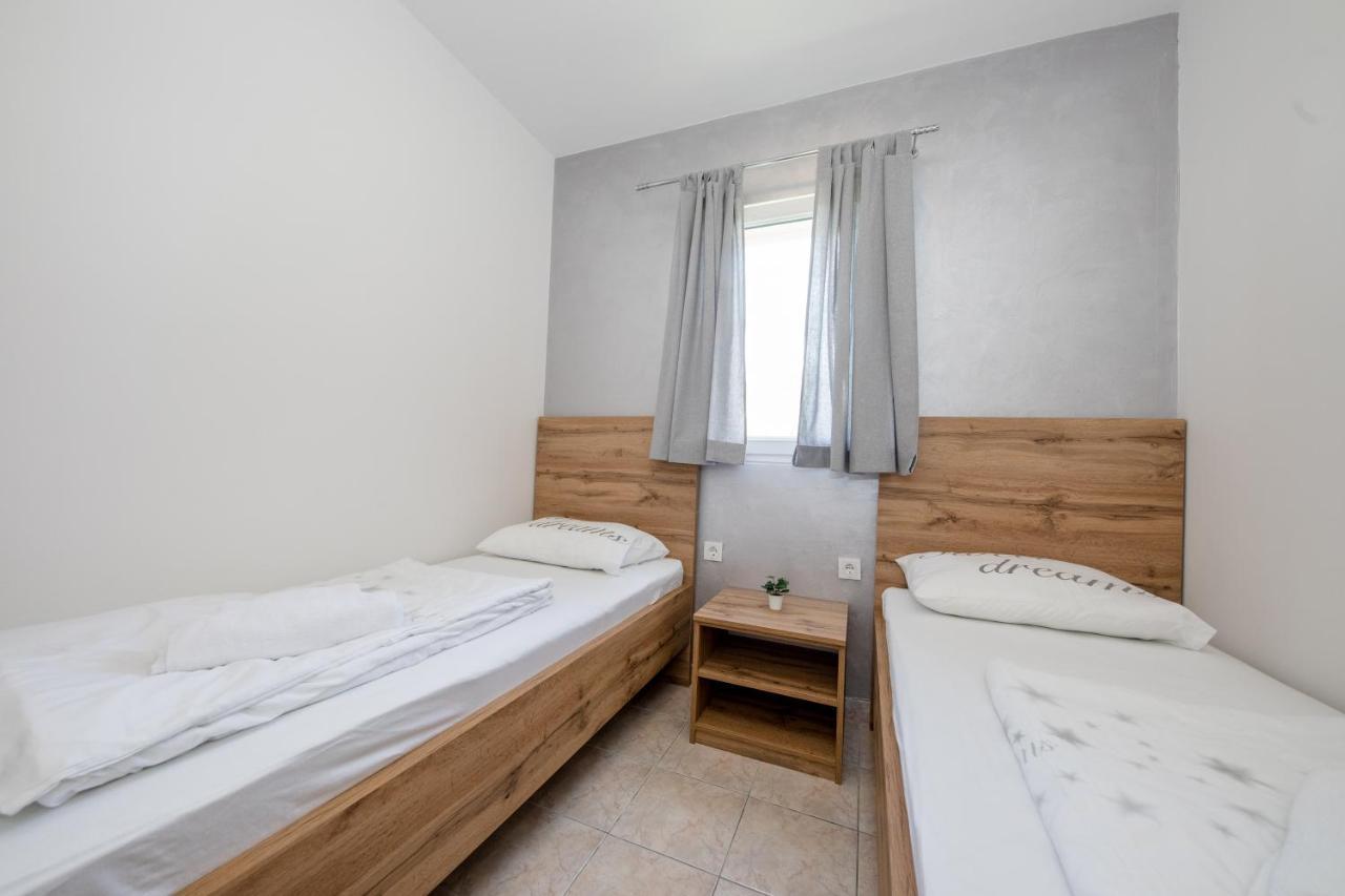 Apartmani Ana & Milo Лопар Экстерьер фото
